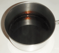 Boiled linseed oil in pan