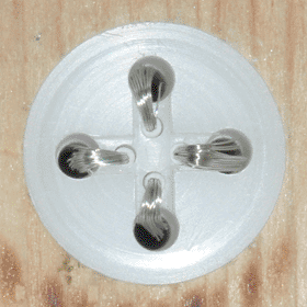 Socket with wire brushes